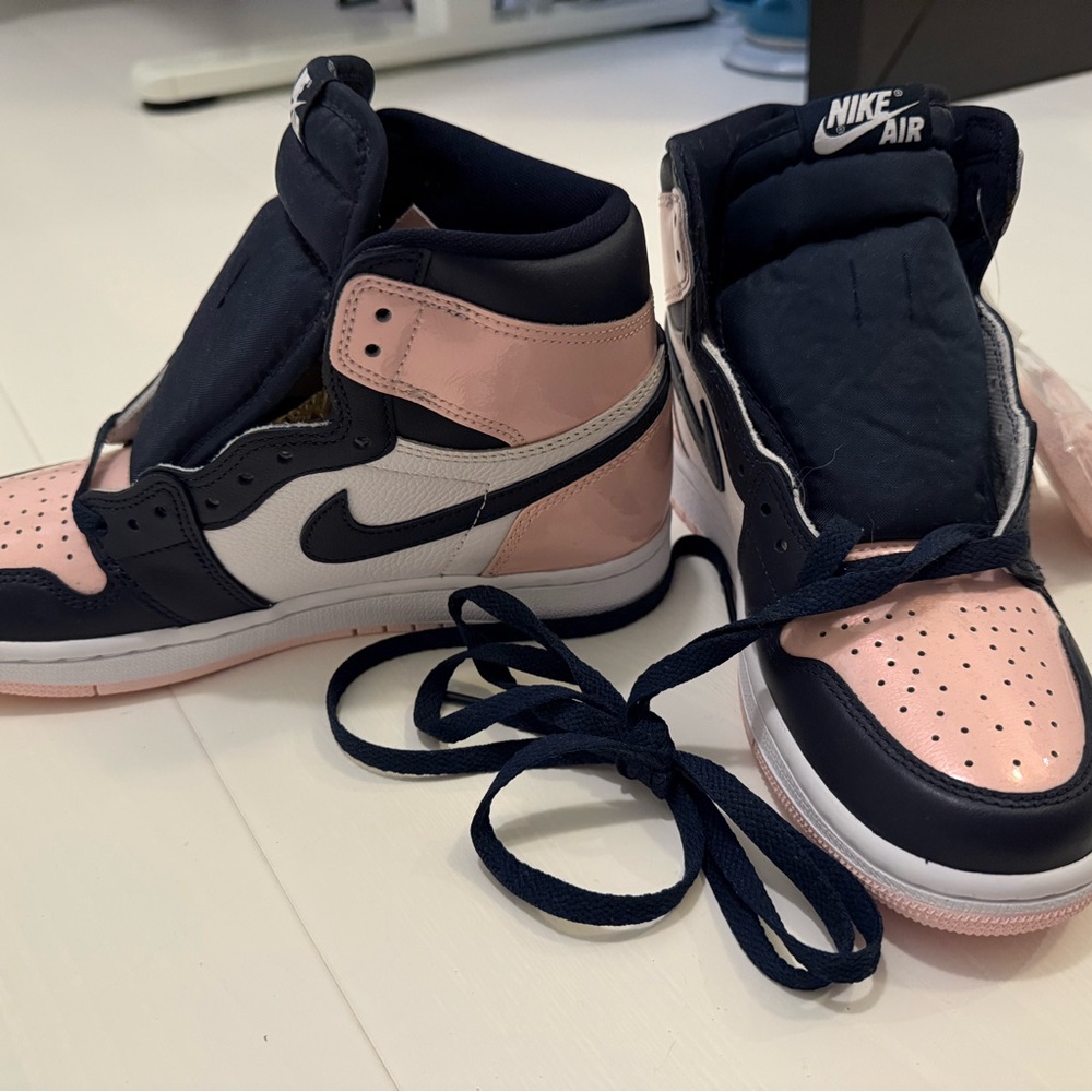 Nike Women's Sneakers in Pink and Navy